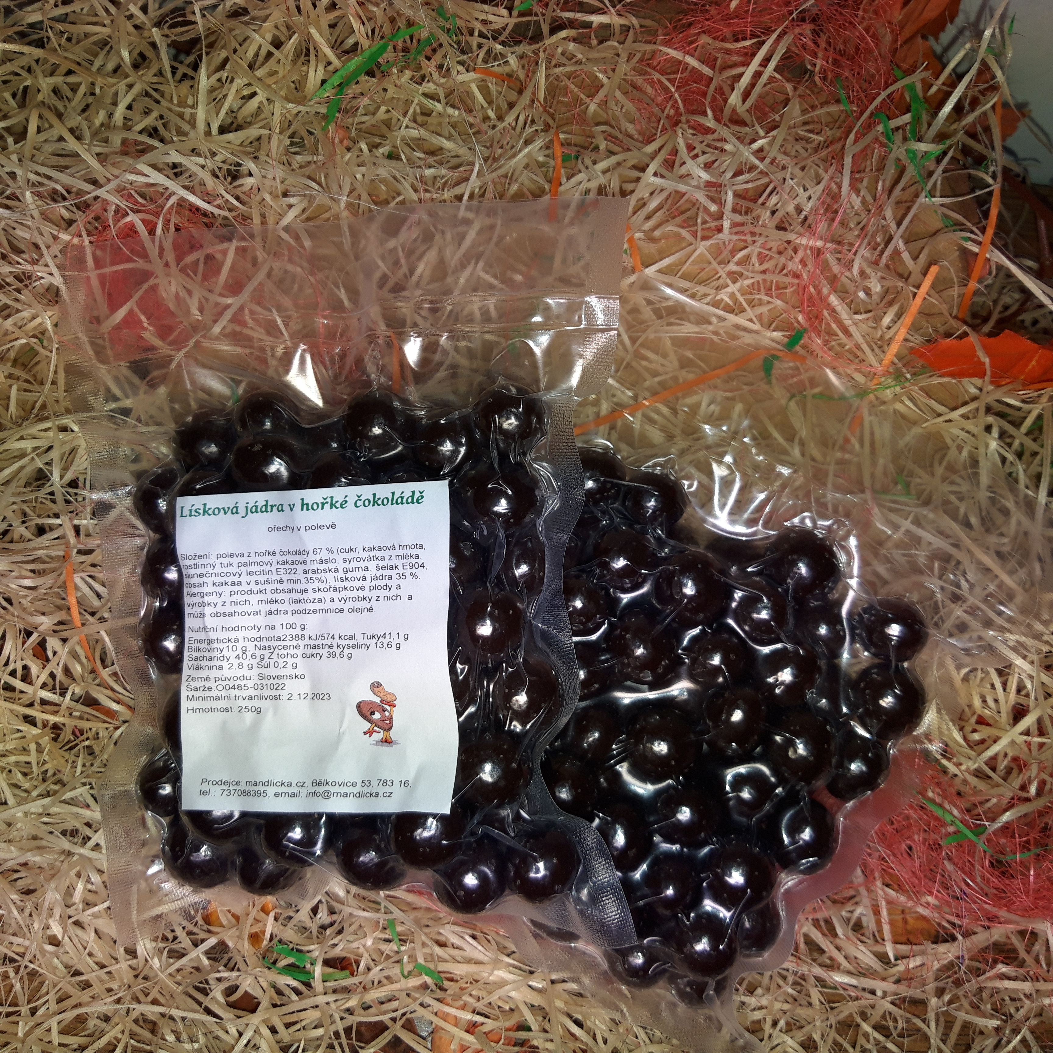 Lísková jádra v polevě z hořké čokolády 250g